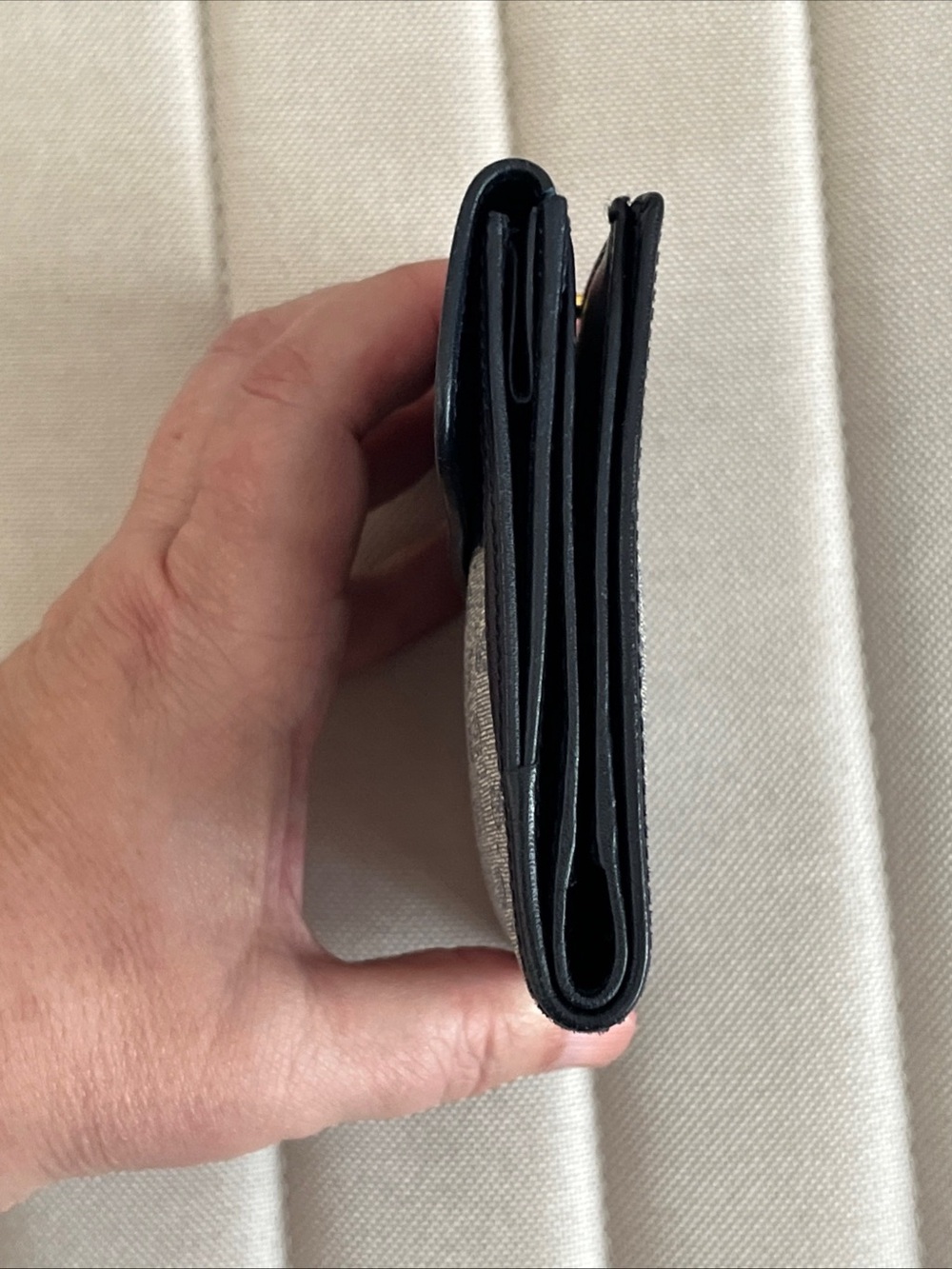 Gucci Gold and Navy Double G Logo Hardware Accent wallet - Picture 7 of 15